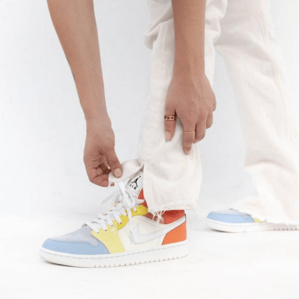 נעלי נייק אייר ג'ורדן | nike air jordan 1 mid to my first coach