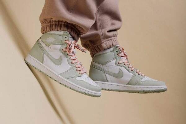 נעלי נייק אייר ג'ורדן | Nike Air Jordan 1 High OG Seafoam