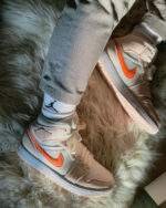 נעלי נייק אייר ג'ורדן | Nike Air Jordan 1 Mid SE Corduroy Sail