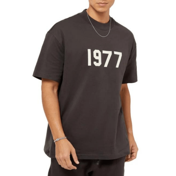 בגדי 1977 Fear of God Essentials T Shirt