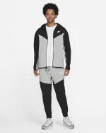 מכנסי Nike Sportswear Tech Fleece – מכנס נייק טק פליז ארוך בצבע אפור ושחור