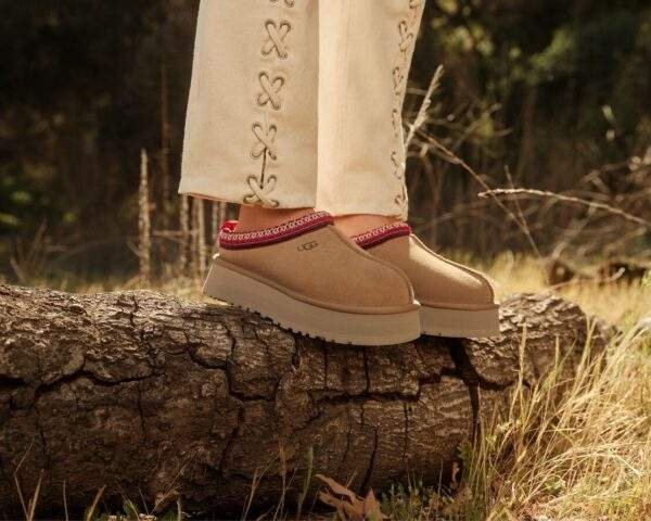 נעלי האג | מגפי האג UGG Tazz Platform Brown