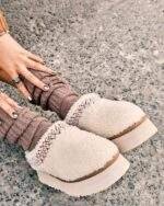 נעלי האג | מגפי האג UGG Tazz Braid Natural