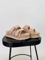 סנדלי האג | כפכפי האג UGG Goldenstar Hi Slide Sand