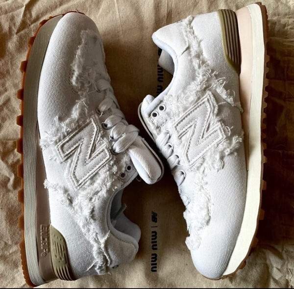 נעלי ניו באלאנס | New Balance 574 x Miu Miu - Suede White Jeans Sneakers