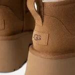 נעלי האג | מגפי האג פלטפורמה עקב UGG Women's Classic Ultra Mini New Heights Chestnut