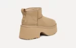 נעלי האג | מגפי האג פלטפורמה עקב UGG Women's Classic Ultra Mini New Heights Mustard Seed