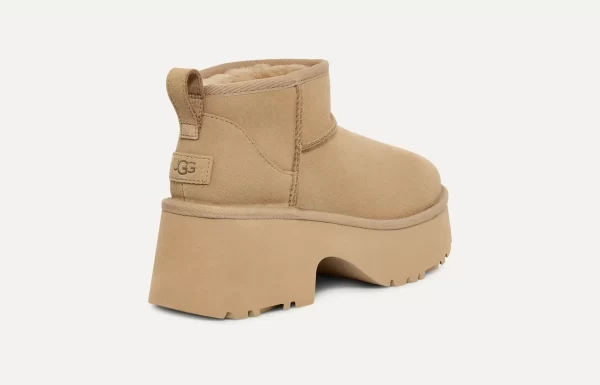 נעלי האג | מגפי האג פלטפורמה עקב UGG Women's Classic Ultra Mini New Heights Mustard Seed