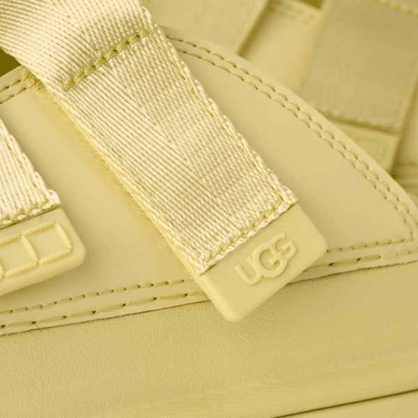 סנדלי האג | כפכפי האג UGG Women's GoldenGlow Slide Golden Apple