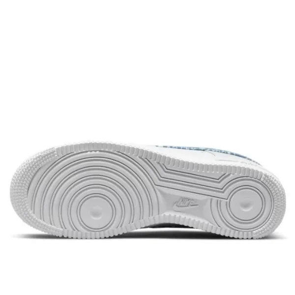 נעלי נייק | Nike Air Force 1 Low '07 Essential White Worn Blue Paisley