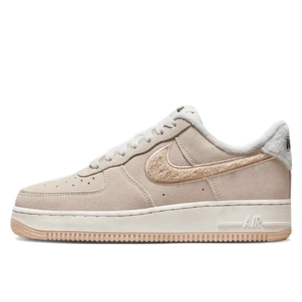 נעלי נייק | Nike Air Force 1 Low '07 SE Sanddrift Gum Fleece