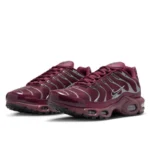 נעלי נייק | Nike Air Max Plus SE Night Maroon Metallic Silver