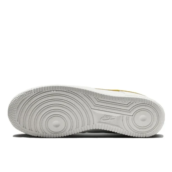 נעלי נייק | Nike Air Force 1 Low '07 SE Next Nature Summit White Bronzine