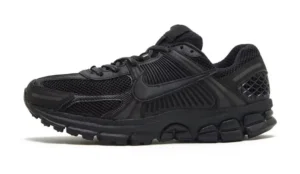 נעלי נייק | Nike Vomero 5 Triple Black