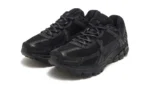 נעלי נייק | Nike Vomero 5 Triple Black