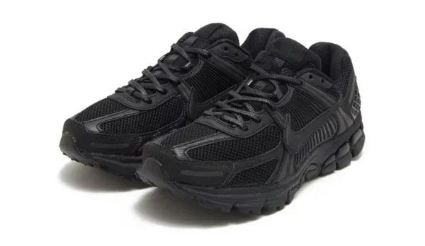 נעלי נייק | Nike Vomero 5 Triple Black