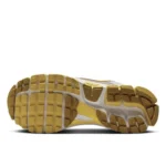 נעלי נייק | Nike Zoom Vomero 5 Bronzine