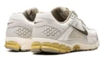 נעלי נייק | Nike Zoom Vomero 5 Light Bone Medium Olive