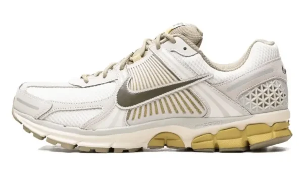 נעלי נייק | Nike Zoom Vomero 5 Light Bone Medium Olive