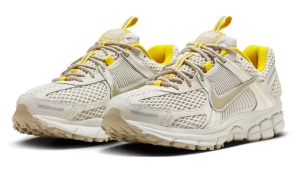 נעלי נייק | Nike Zoom Vomero 5 Light Bone Yellow