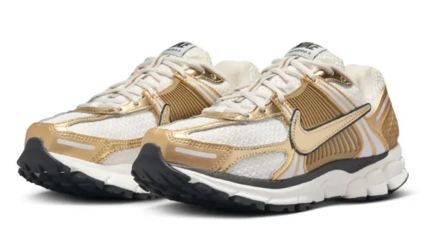 נעלי נייק | Nike Zoom Vomero 5 Metallic Gold