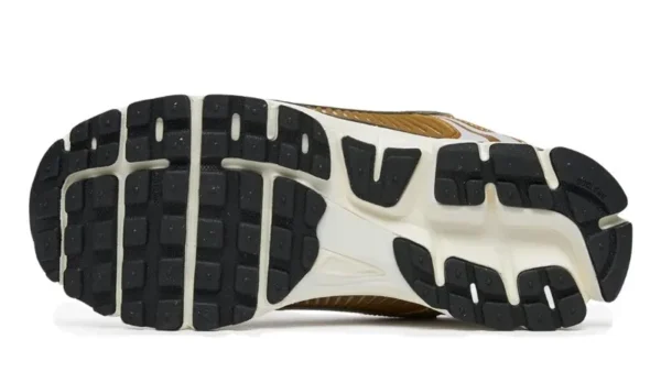 נעלי נייק | Nike Zoom Vomero 5 Metallic Gold