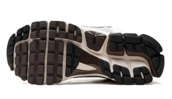 נעלי נייק | Nike Zoom Vomero 5 Phantom