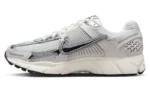 נעלי נייק | Nike Zoom Vomero 5 Photon Dust Metallic Silver