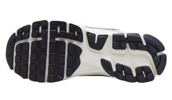 נעלי נייק | Nike Zoom Vomero 5 Photon Dust Metallic Silver