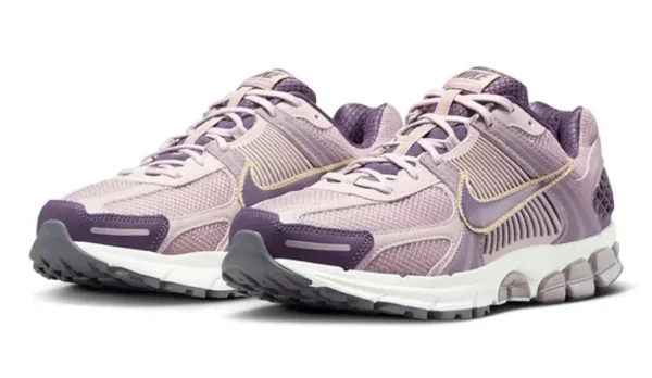 נעלי נייק | Nike Zoom Vomero 5 Platinum Violet