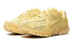 נעלי נייק | Nike Zoom Vomero 5 Saturn Gold