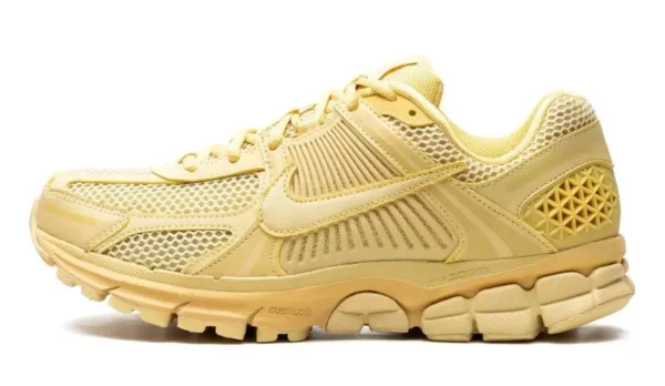נעלי נייק | Nike Zoom Vomero 5 Saturn Gold