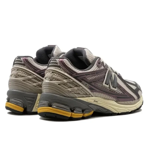 נעלי ניו באלאנס | New Balance 1906R Licorice