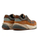 נעלי ניו באלאנס | New Balance 990 V6 Carhartt WIP Sculpture Center