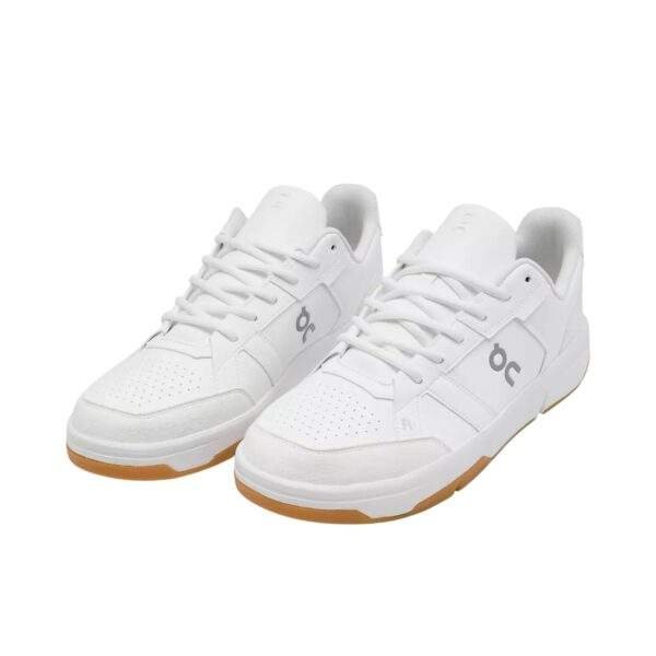 נעלי און קלאוד | On The Roger Clubhouse Pro Tennis Shoes White/Ivory
