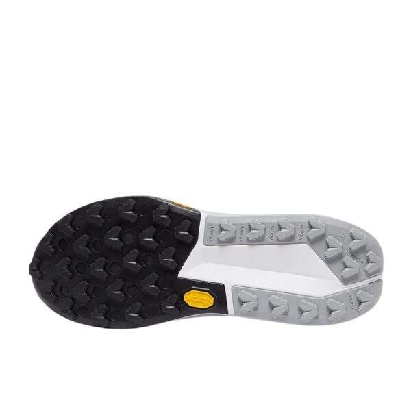 נעלי ריצות נייק | Nike Zegama Trail 2 Black/White