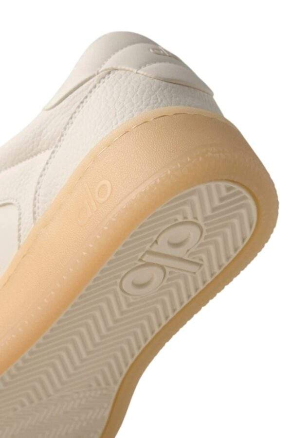 נעלי סניקרס אלו יוגה | ALO Recovery Mode Sneaker Clay