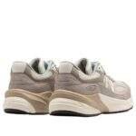 נעלי ניו באלאנס | New Balance 990v6 'Mushroom'