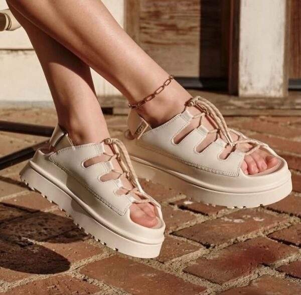 נעלי האג | UGG Women's GoldenGlow Toggle Beige